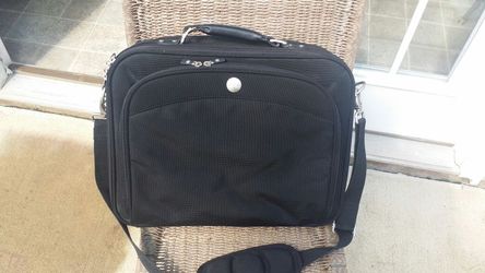 Dell laptop bag 14' gently used no tears