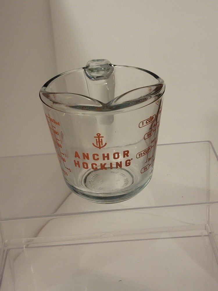 Anchor Hocking Measuring Cup