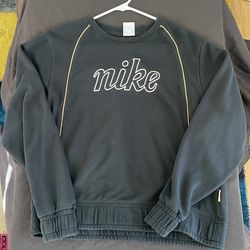 VINTAGE Nike Black Pullover Sweatshirt
