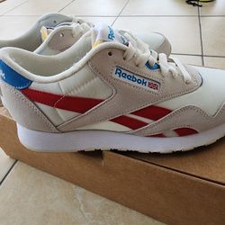 Reebok Size 9 Womens