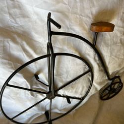 Big Wheel Statue 
