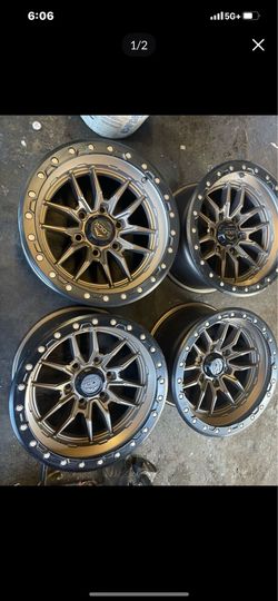 Lock off road wheels      Set of 4     Silverado 6 lugs
