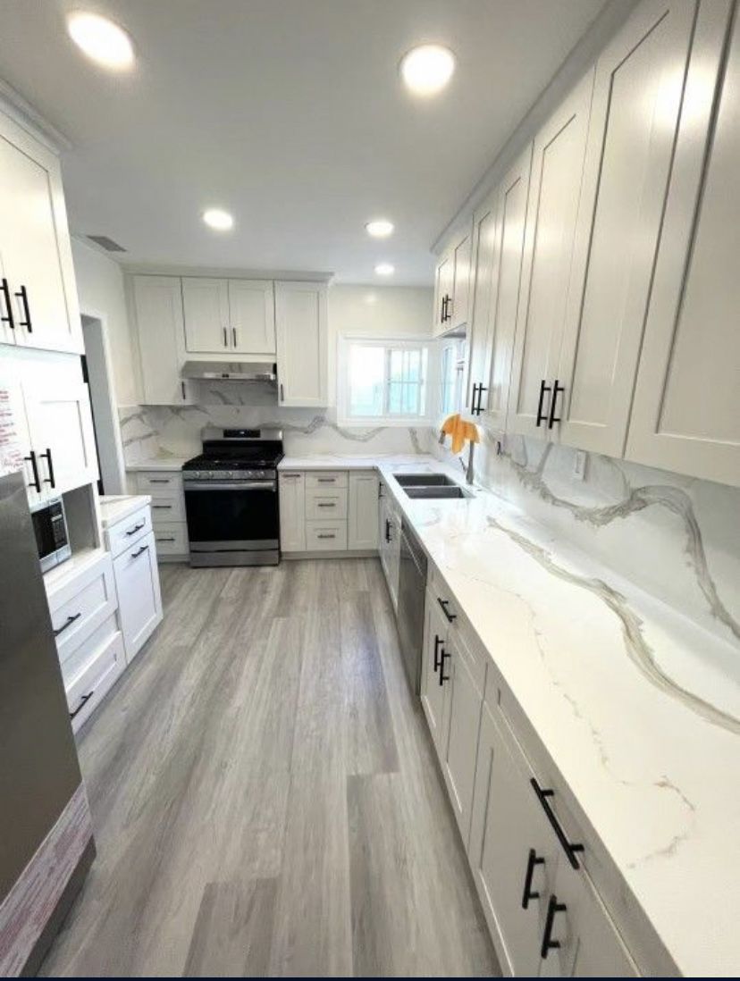 Kitchen Cabinets & Stone
