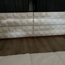 Crate and Barrel (White Modern Dressers) Set 