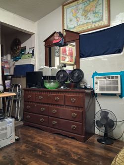 Used 7 Drawer Dresser + Mirror 🪞
