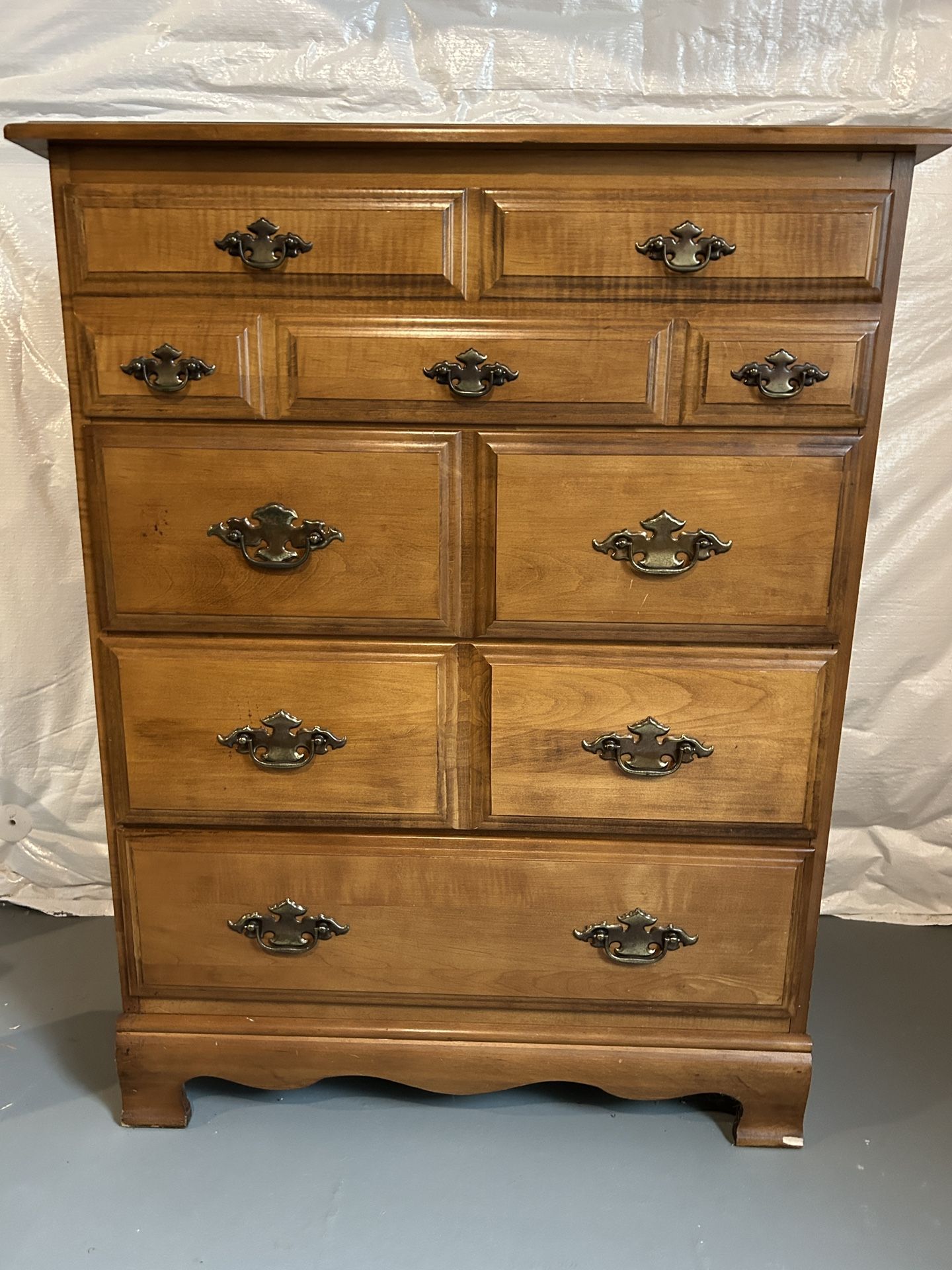 Well-built Dresser