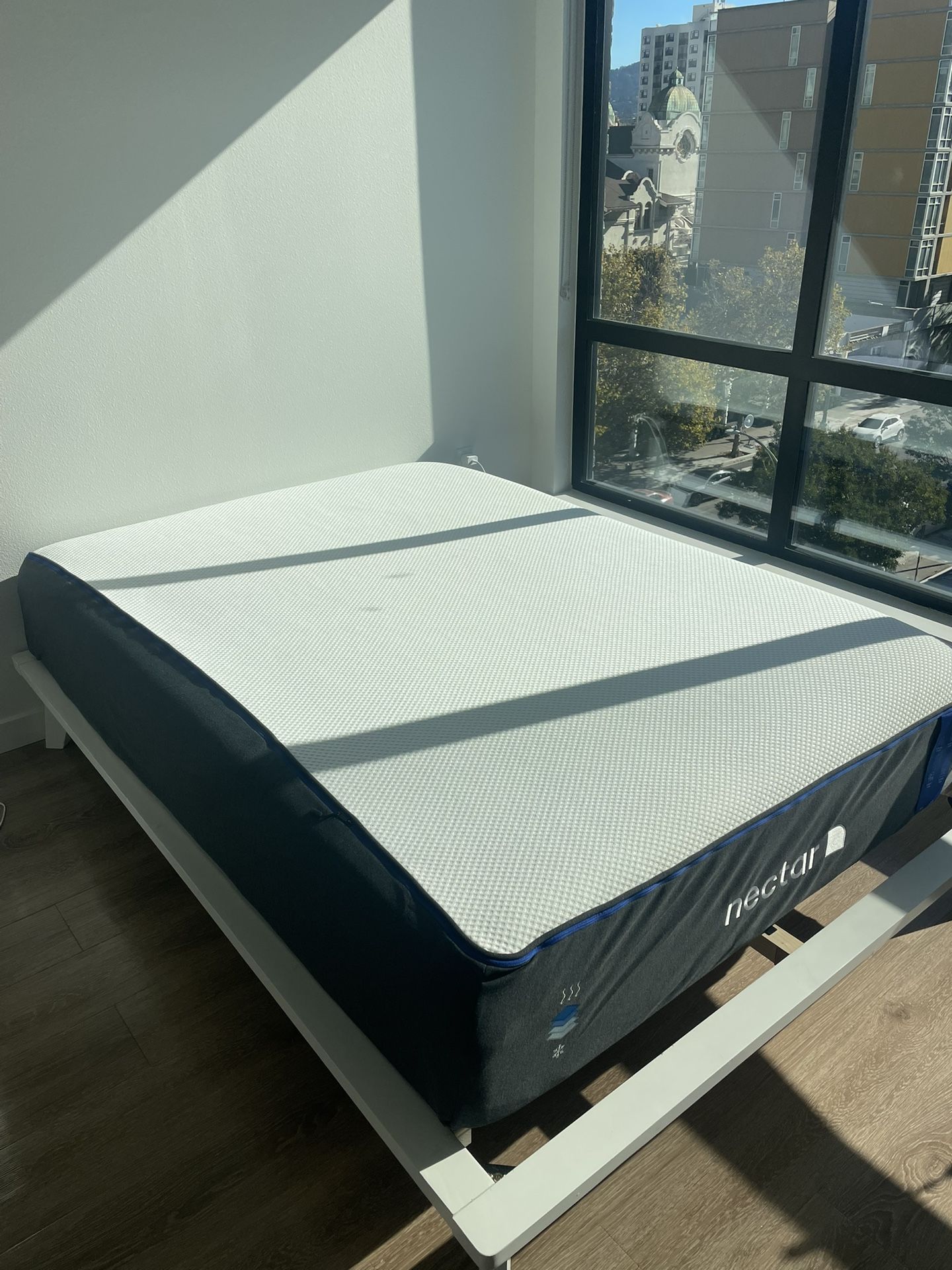 NEED GONE BY 10/18 — Full/Double Nectar Hybrid Mattress