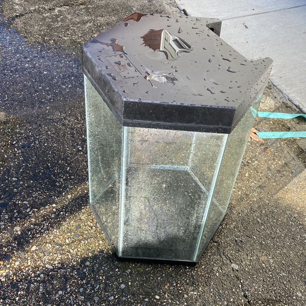 Topfin 20 gallon hexagon aquarium fish tank for Sale in Norfolk, VA
