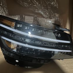 2024 Genesis G80 Passenger Side Headlamp Assembly – OEM – Slightly Used