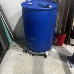 Water Storage W/ Manually Operated Pump