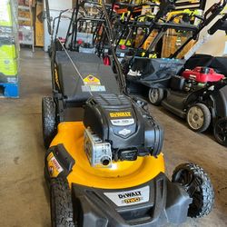 DEWALT 21 in. 163cc Briggs and Stratton 725Exi Engine Rear Wheel Drive 3-in-1 Gas Self Propelled Walk Behind Lawn Mower