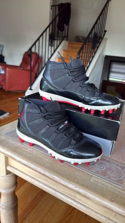 Air Jordan 11 Retro Cleat Bred