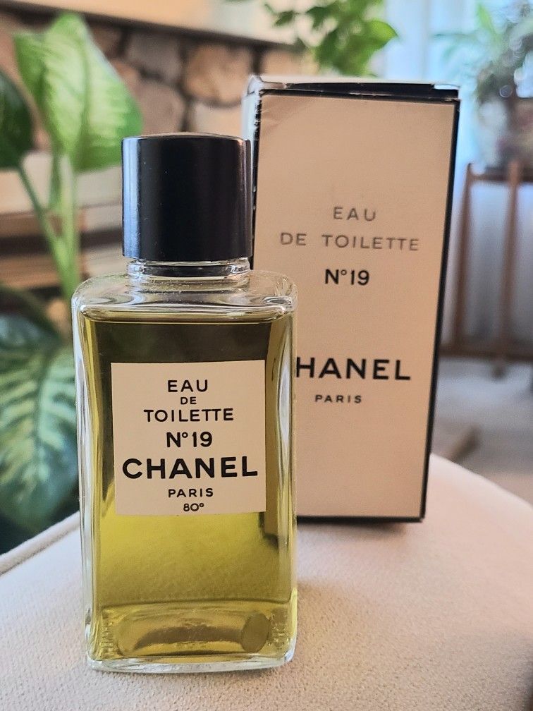 perfume Chanel no. 19