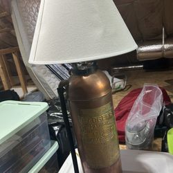 Fire Extinguisher Lamp   Works Great 