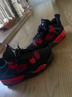 Air Jordan 4 Retro Red Thunder Sneakers
