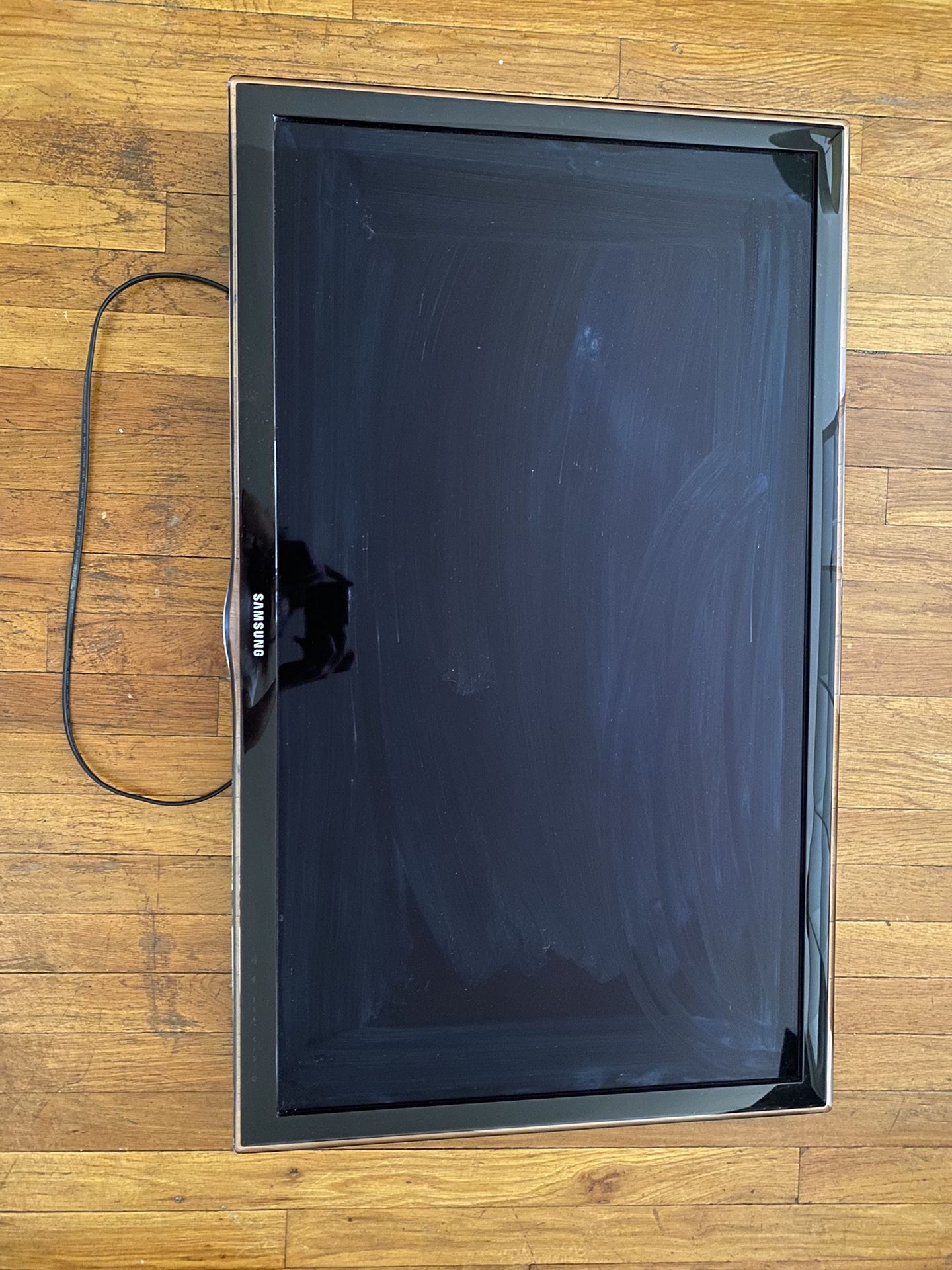 Samsung 40" LED HDTV, model UN40D6000SF