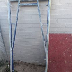 6' Scaffold Stand
