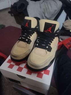 Air Jordan 4 Retro Sneakers