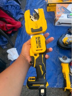DEWALT 20-Volt MAX XR Copper Cutter (Tool Only