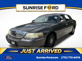 2004 Lincoln Town Car