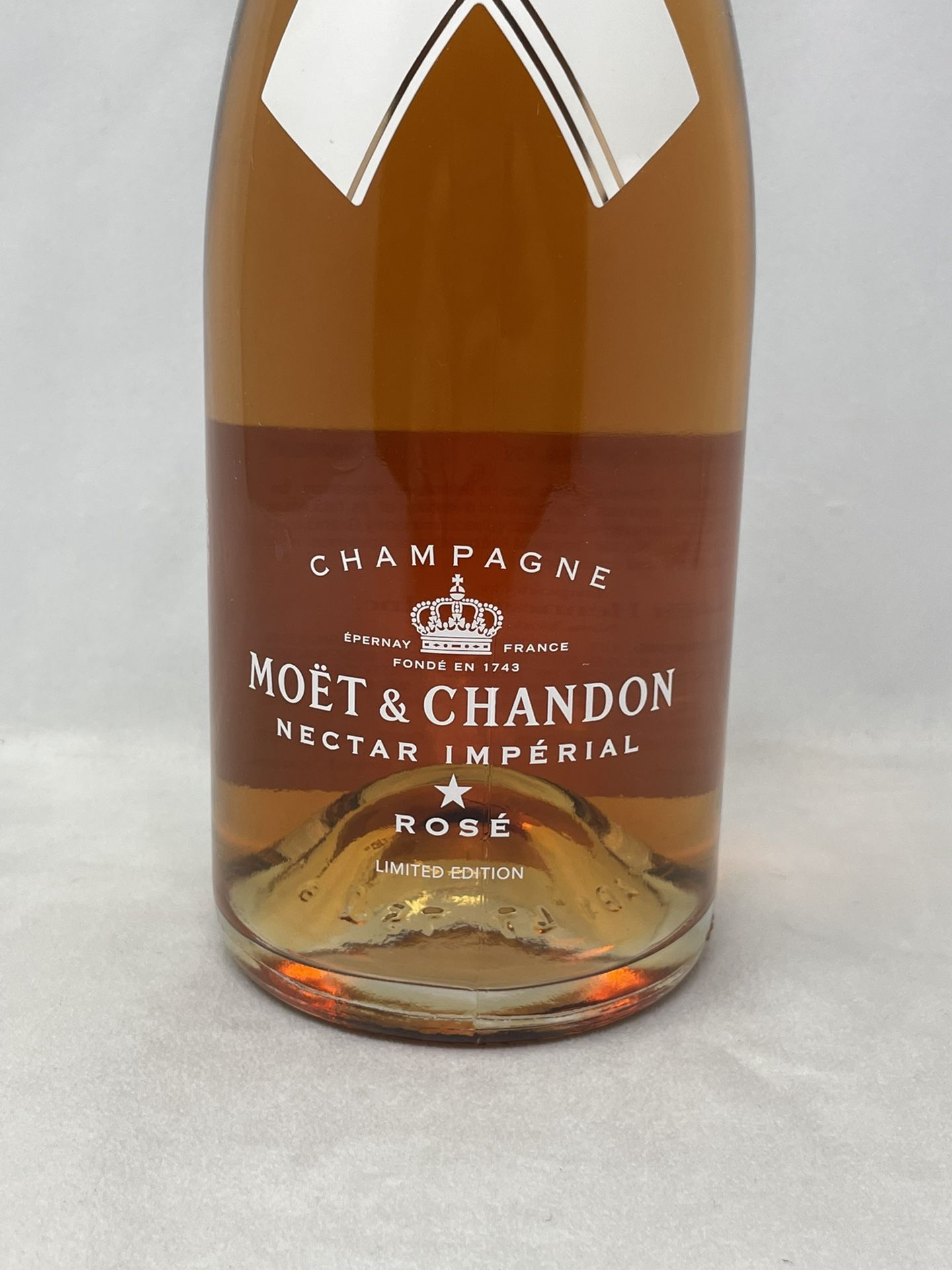 Limited Edition Off White Virgil Abloh X Moët Chandon “Do Not Drop”  Champagne for Sale in Lake View Terrace, CA - OfferUp