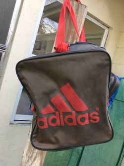 Bulto de viajar _ ADIDAS - Grande _ _ original $15.00