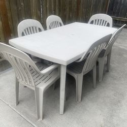 Outdoor Table & Chairs