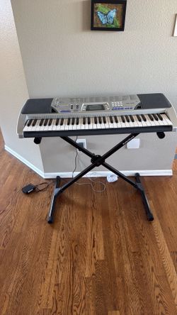 RadioShack MD – 992 keyboard with stand