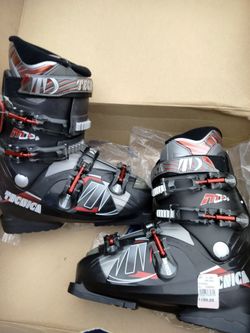Ski Boots New Mens 8.5 / Women's 9.5 Tecnica  New