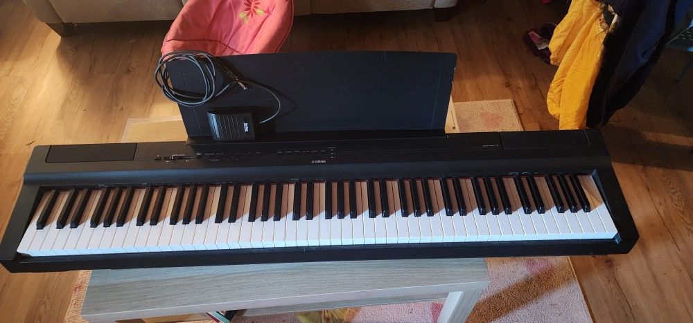 Yamaha P-125 Piano w/ accessories