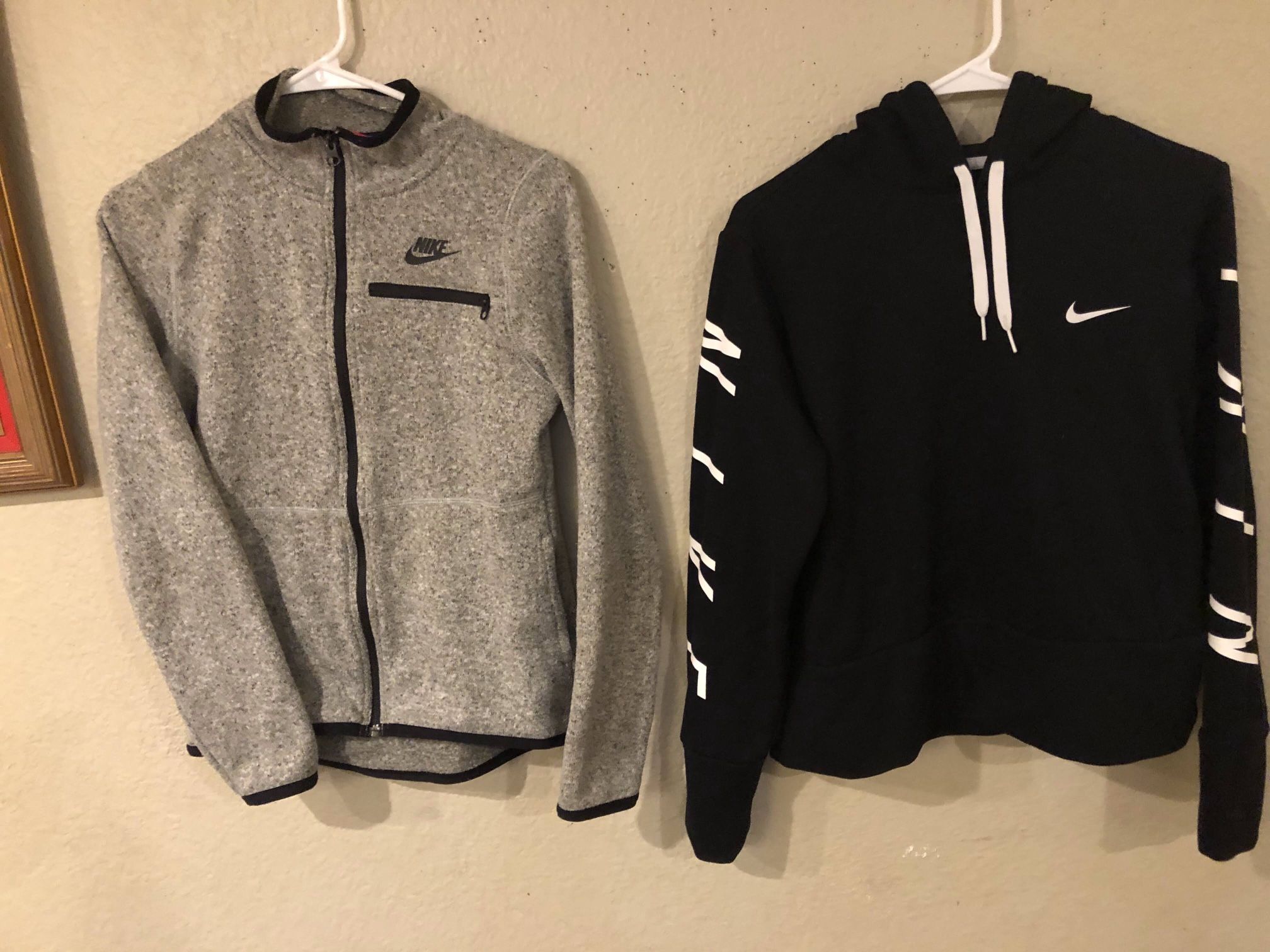 Nike Sweatshirt Women’s Size Small