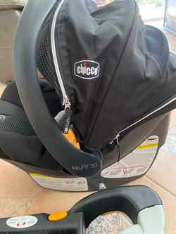 Chicco KeyFit 30 Zip infant car seat and car base