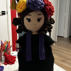 Muñeca tejida a mano GRADUACIÓN