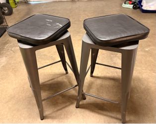 Metal Bar Stools with Cushioned Seats – Set of 2