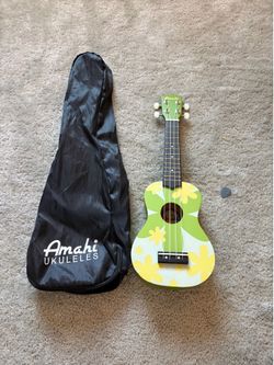 ukulele with case and pick Amahi ukulele with case and pic
