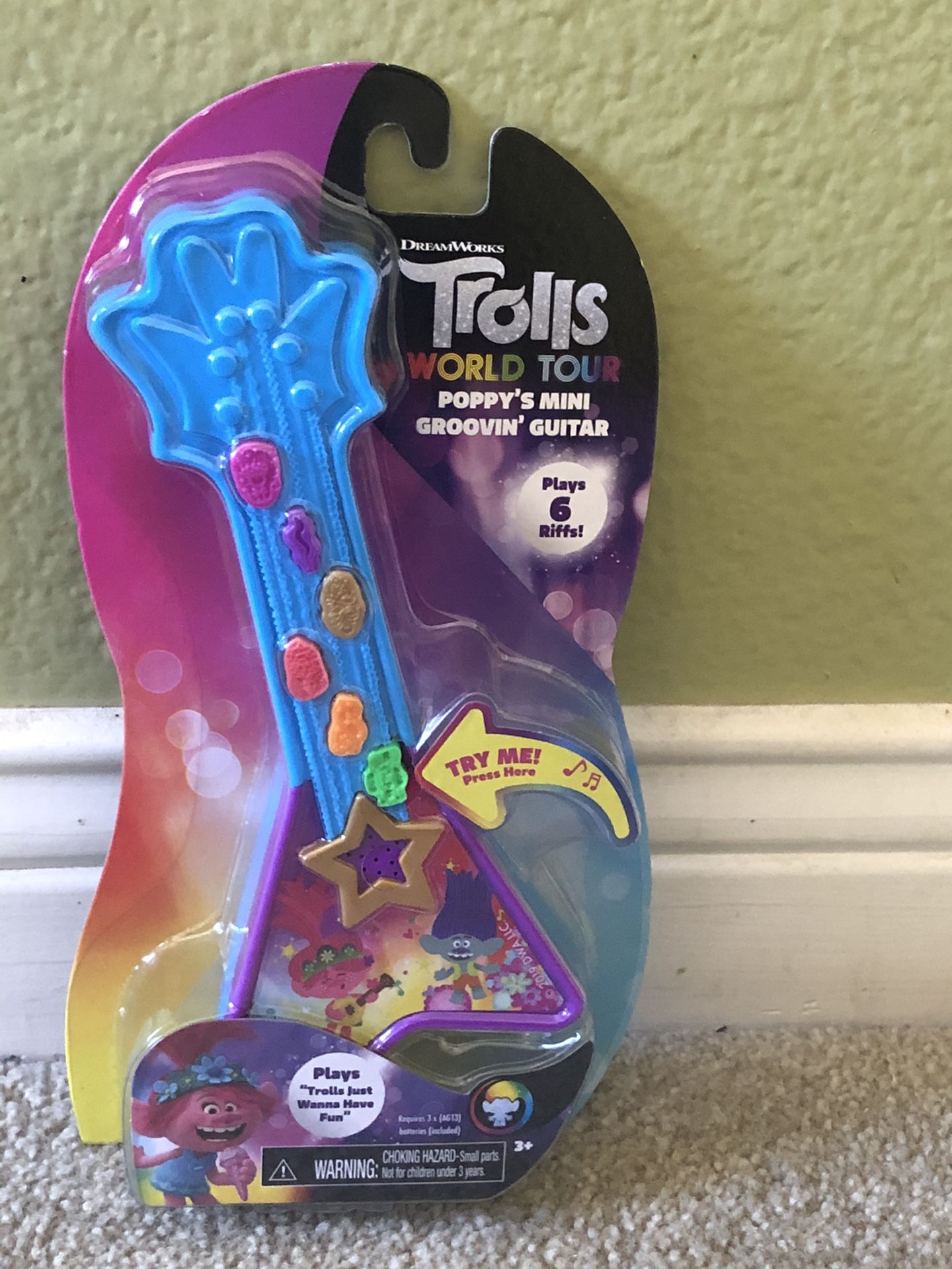 Trolls world tour groovin guitar