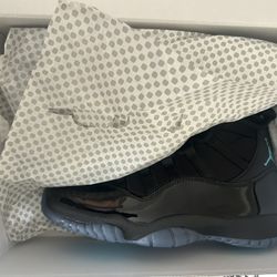 New Jordan 11s Size 10.5m New.     320