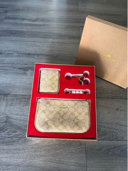 COACH BROWN SHOULDER BAG GIFT SET