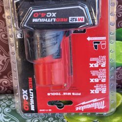 Milwaukee
M12 12-Volt Lithium-Ion XC Extended Capacity Battery Pack 4.0Ah