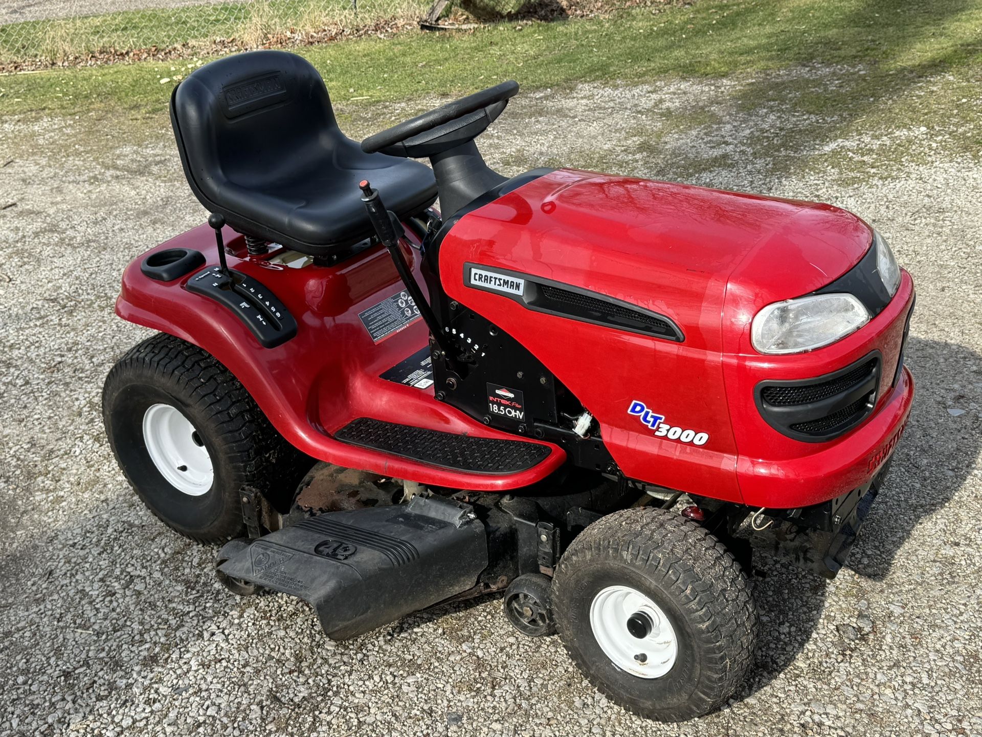 Craftsman DLT 3000 Riding Mower 42” Lawn Tractor FOR PARTS Or Repair