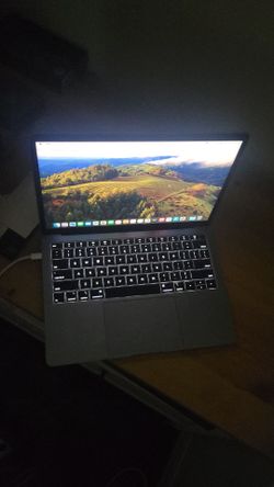 MacBook air 2017 8 GB ram 250 GB hardrive w charger