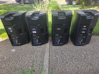 USED Qsc k10.2 Speakers