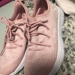 Size 6 Avia Girls Shoes