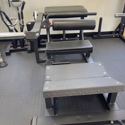 Hip Thruster Machine