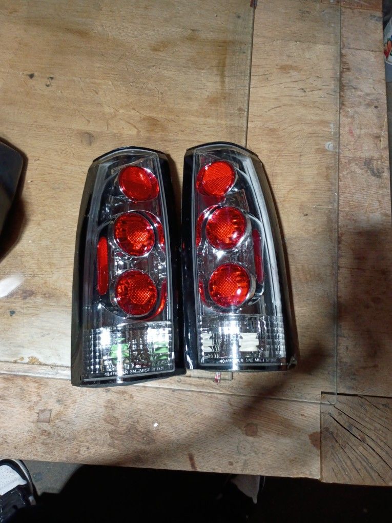 Taillight Chevy Ford