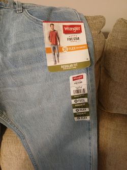 Men's wrangler jeans regular fit32X32