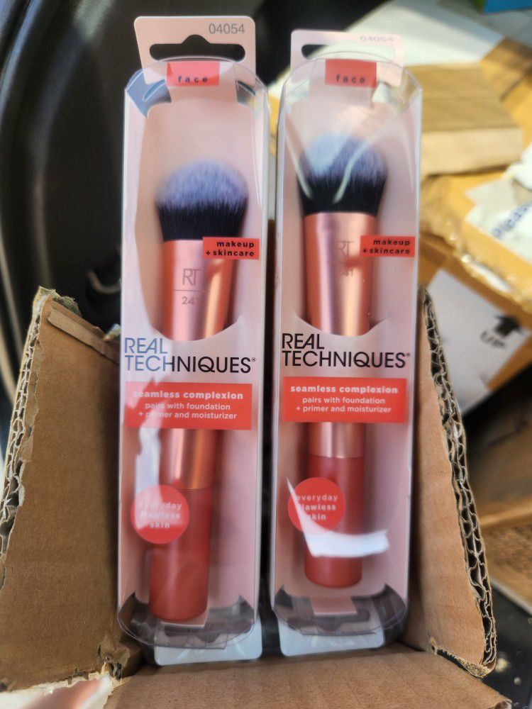 (4)Real Techniques Makeup Brushes