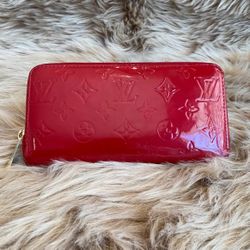 Authentic Louis Vuitton LV Vernis Leather Zippy Wallet 