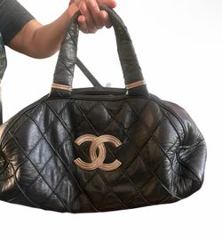 CHANEL Black Quilted Leather Shoulder Bag – Jumbo Silver CC Hardware