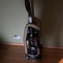 Vacuum eureka like new